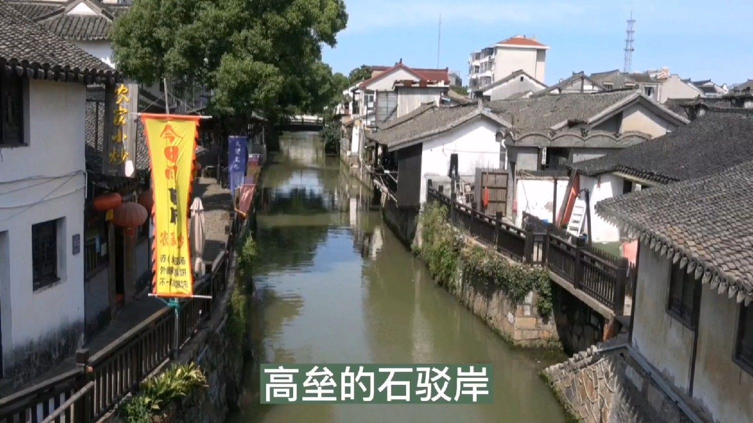 双职工家庭，让老人带孩子和夫妻俩一起带，哪个更合适？